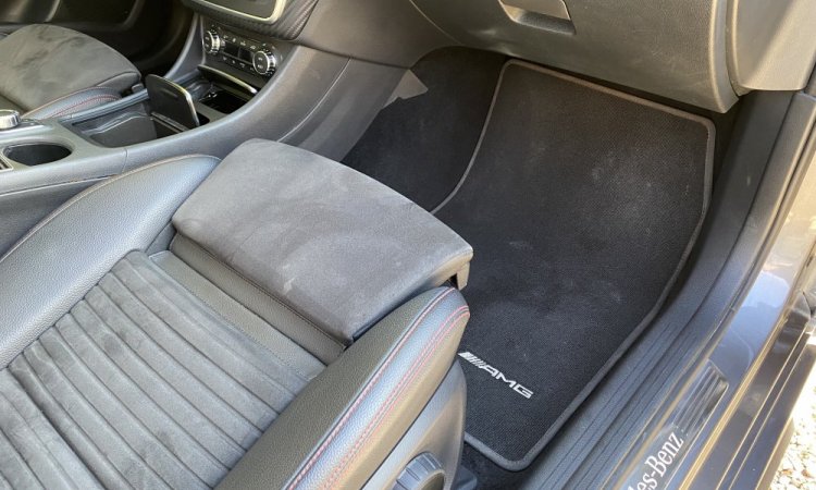 Nettoyage intérieur de voiture à Bourgoin-Jallieu. WASHER-AUTO
