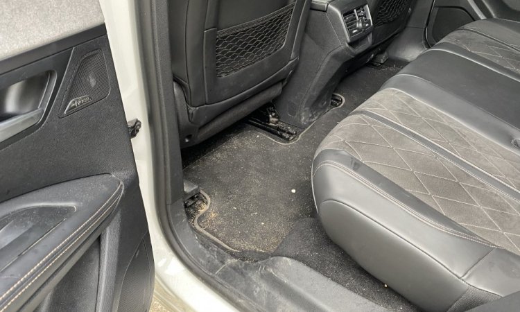 Nettoyage intérieur de voiture à domicile. WASHER AUTO