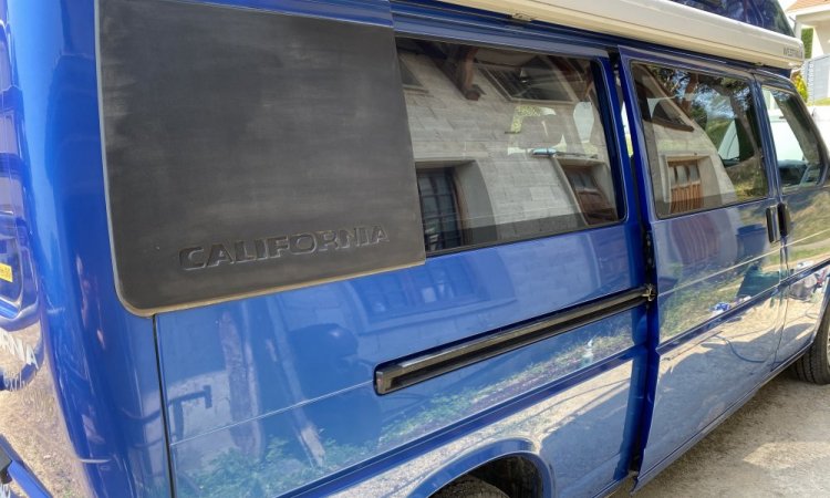 Nettoyage intérieur et extérieur de camping car à Bourgoin-Jallieu. WASHER AUTO