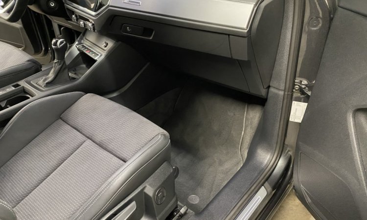 Nettoyage intérieur et extérieur AUDI Q3 à SAINT QUENTIN FALLAVIER