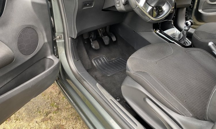 Nettoyage intérieur de voiture à Bourgoin-Jallieu. WASHER-AUTO