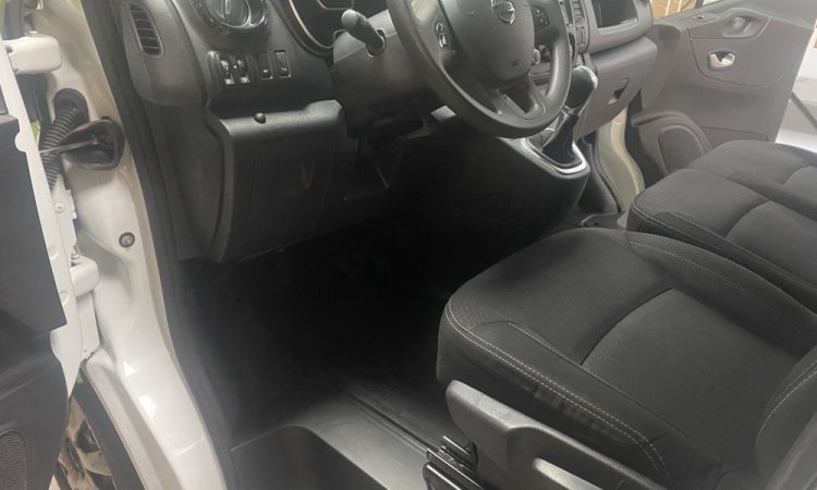 Nettoyage intérieur cabine utilitaire par WASHER AUTO