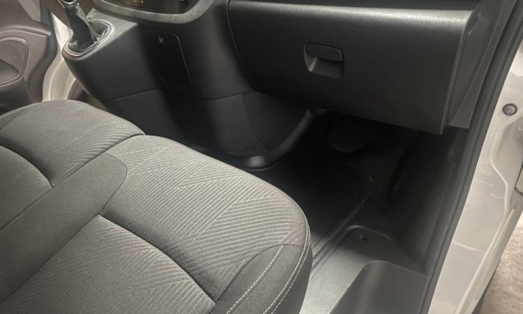 Nettoyage intérieur cabine utilitaire par WASHER AUTO