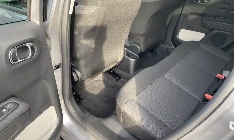 Préparation véhicule neuf pour livraison client à Bourgoin Jallieu. WASHER AUTO 