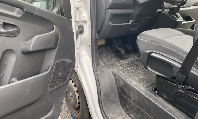 Nettoyage intérieur cabine utilitaire à Saint Quentin Fallavier