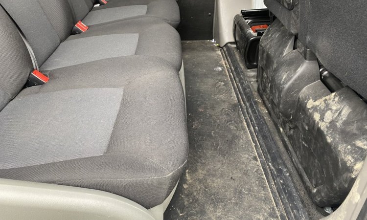 Nettoyage intérieur cabine utilitaire à Saint Quentin Fallavier