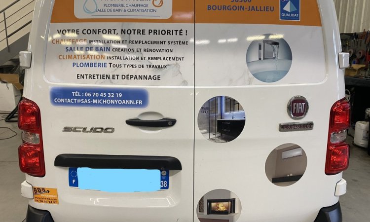 Déflocage de véhicule avant restitution en concession à Bourgoin Jallieu. WASHER AUTO