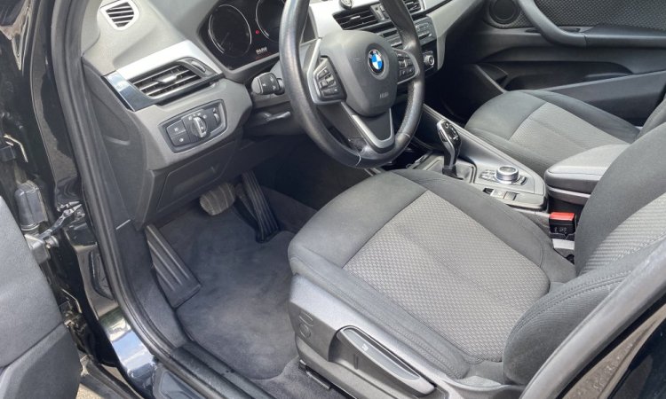 Nettoyage intérieur et extérieur d'une BMW X3 à Corbas