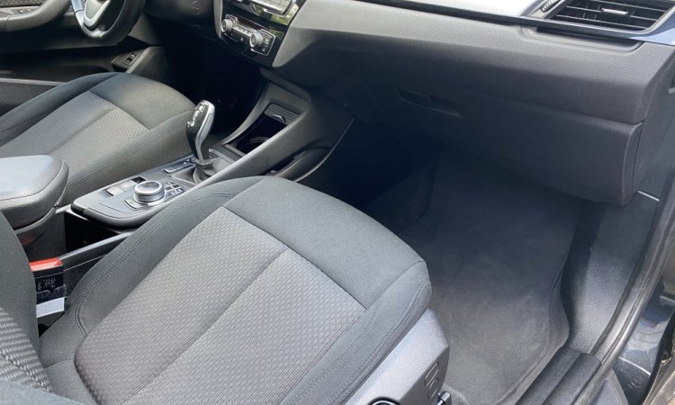 Nettoyage intérieur et extérieur d'une BMW X3 à Corbas 