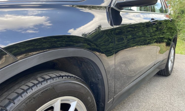 Lavage intérieur et extérieur d'une BMW à Corbas. WASHER-AUTO