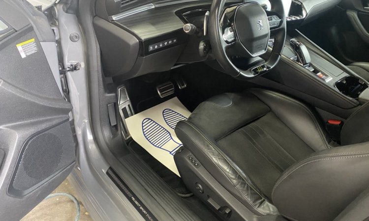 Nettoyage intérieur voiture SW à Saint Quentin Fallavier. WASHER-AUTO