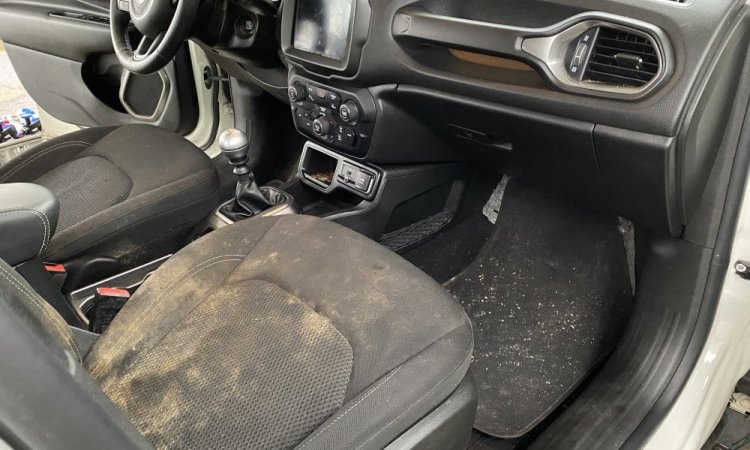 Rénovation intérieur de voiture au domicile à Bourgoin Jallieu