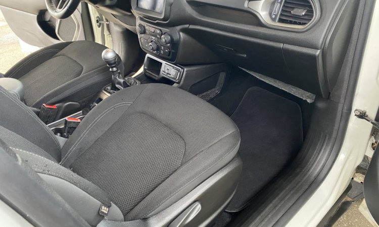Rénovation intérieur de voiture au domicile à Bourgoin Jallieu