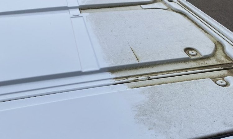 Nettoyage extérieur utilitaire Ford Transit à Corbas