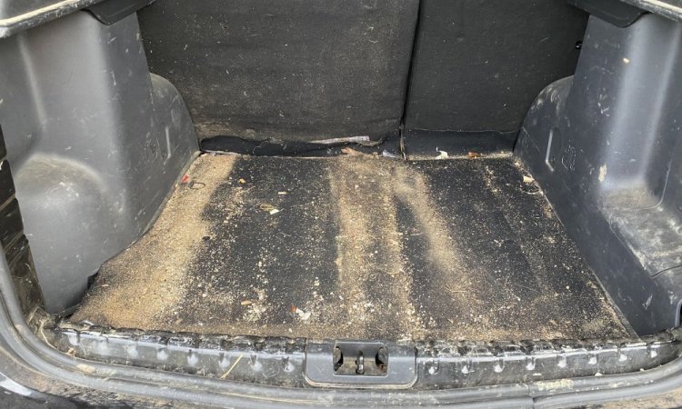 Nettoyage intérieur de Dacia Duster à Corbas par WASHER-AUTO