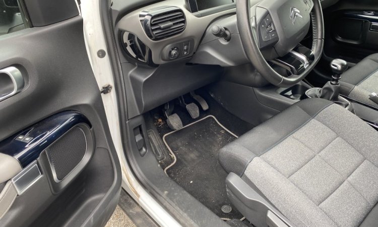 Nettoyage intérieur Citroen C4 à Bourgoin Jallieu