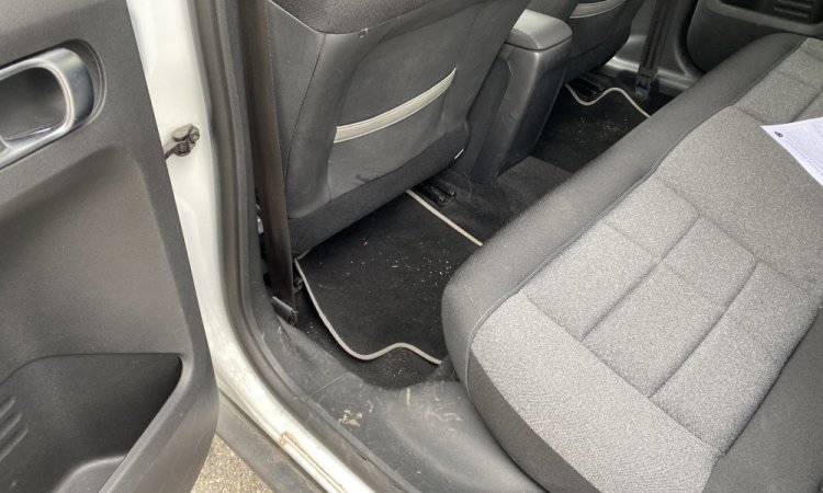 Nettoyage intérieur Citroen C4 à Bourgoin Jallieu