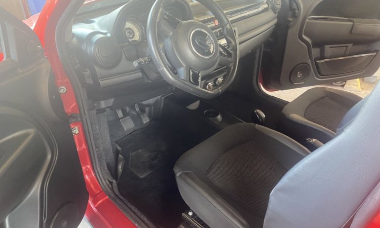 Nettoyage intérieur d'une MICROCAR à BOURGOIN-JALLIEU