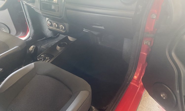 Nettoyage intérieur d'une MICROCAR à BOURGOIN-JALLIEU