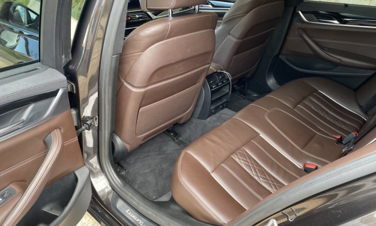 Nettoyage intérieur et extérieur de cette BMW à CORBAS