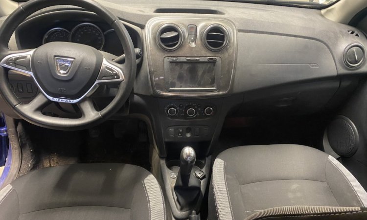 Nettoyage intérieur pour cette Dacia Sandero à BOURGOIN-JALLIEU
