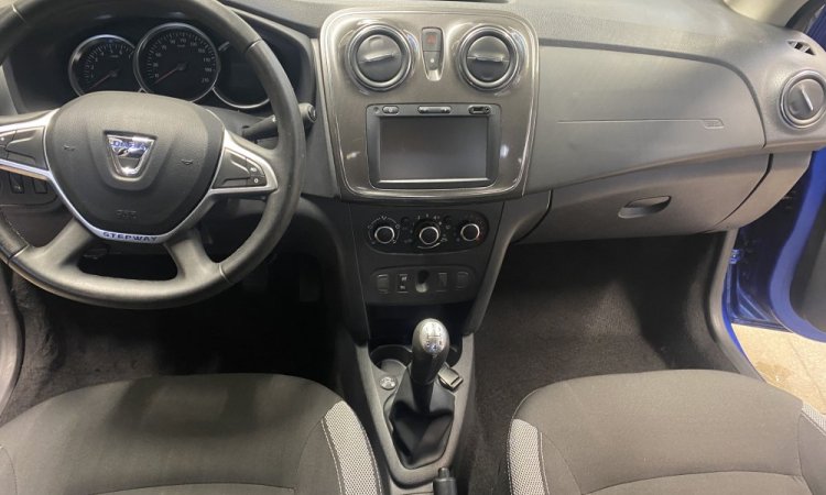 Nettoyage intérieur pour cette Dacia Sandero à BOURGOIN-JALLIEU