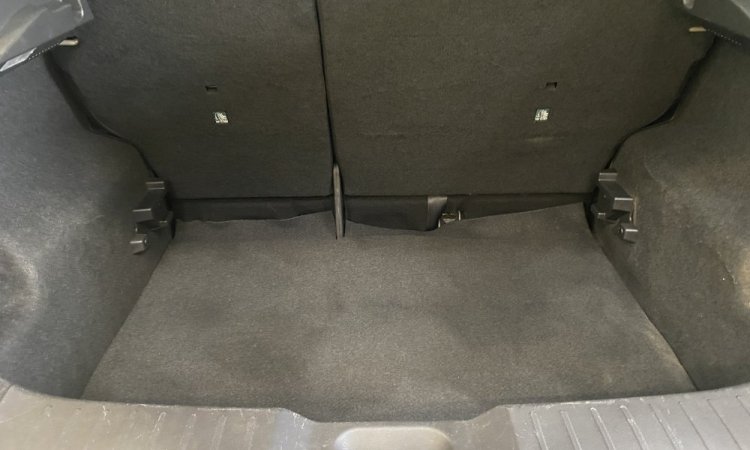 Nettoyage intérieur d'un Nissan Juke à Corbas