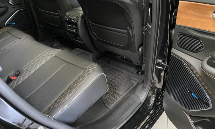 Préparation d'une JEEP GRAND CHEROKEE à Bourgoin Jallieu
