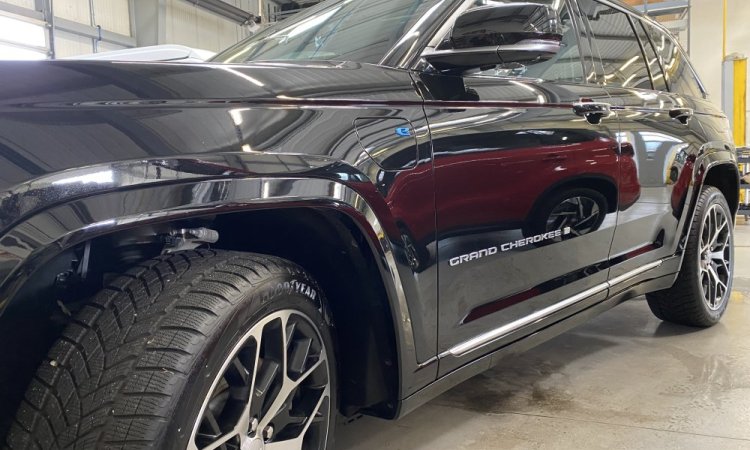 Préparation d'une JEEP GRAND CHEROKEE à Bourgoin Jallieu