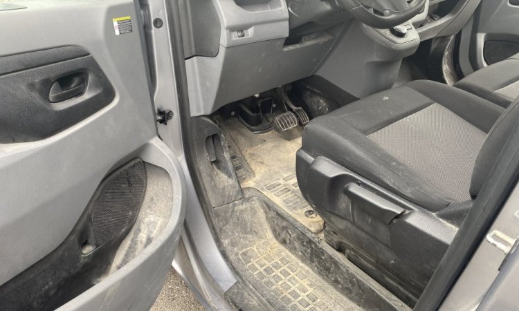 Nettoyage intérieur cabine CITROEN JUMPY à Bourgoin Jallieu