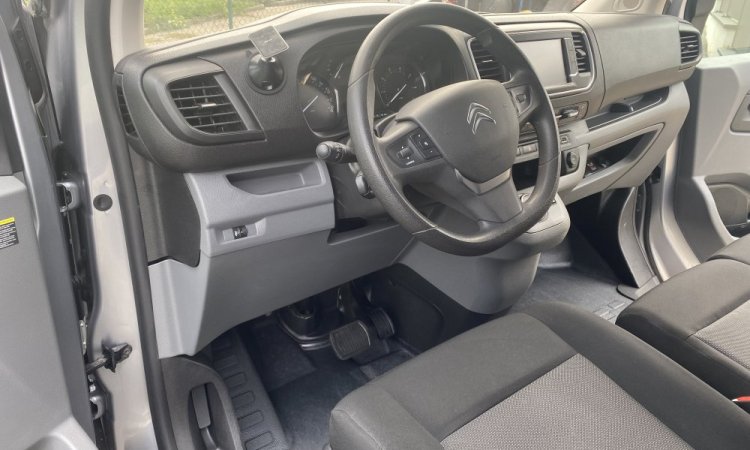 Nettoyage intérieur cabine CITROEN JUMPY à Bourgoin Jallieu