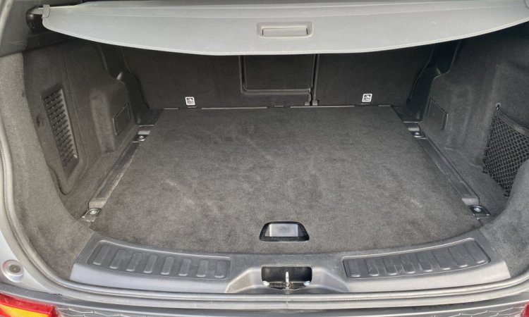 Nettoyage intérieur pour ce LAND-ROVER à SAINT-PRIEST