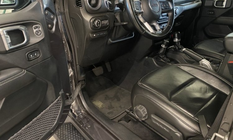 Nettoyage intérieur et extérieur JEEP WRANGLER à BOURGOIN-JALLIEU