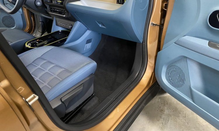 Nettoyage intérieur et extérieur pour cette FIAT PANDA à SAINT QUENTIN FALLAVIER