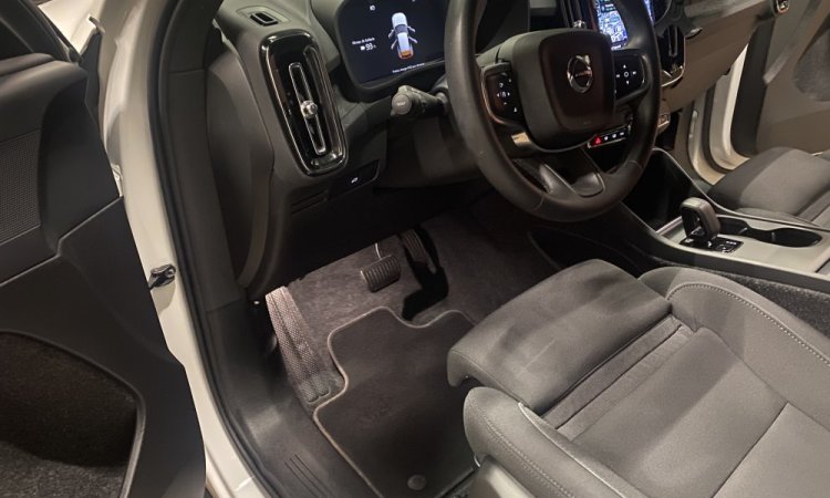 Nettoyage intérieur VOLVO X40 à CORBAS