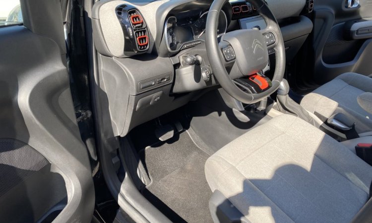 Nettoyage intérieur CITROEN C3 AIRCROSS à SAINT QUENTIN FALLAVIER