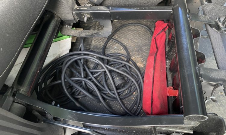 Nettoyage intérieur cabine utilitaire NISSAN NV 300 à SAINT QUENTIN FALLAVIER