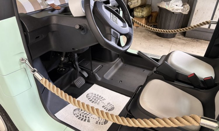Préparation d'une FIAT TOPOLINO CABRIOLET NEUVE à BOURGOIN-JALLIEU.