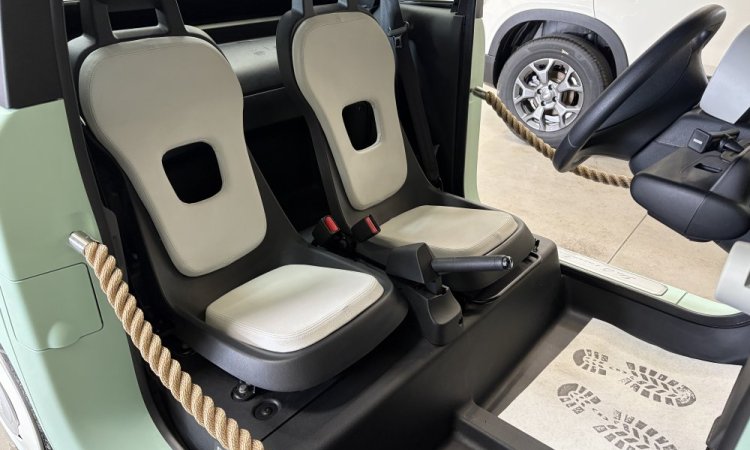 Préparation d'une FIAT TOPOLINO CABRIOLET NEUVE à BOURGOIN-JALLIEU.