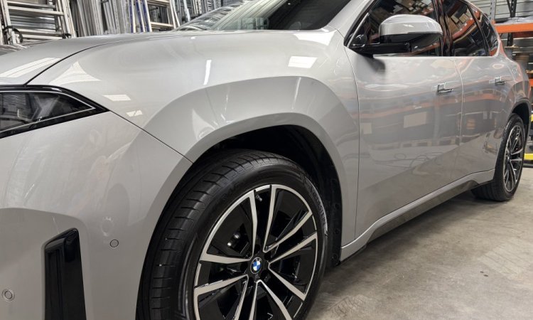 Nettoyage intérieur et extérieur de cette BMW à CORBAS