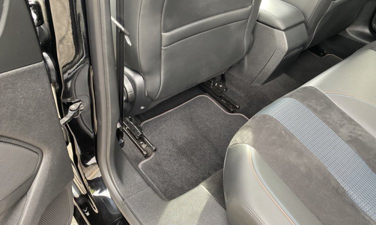 Nettoyage intérieur pour cette PEUGEOT 308