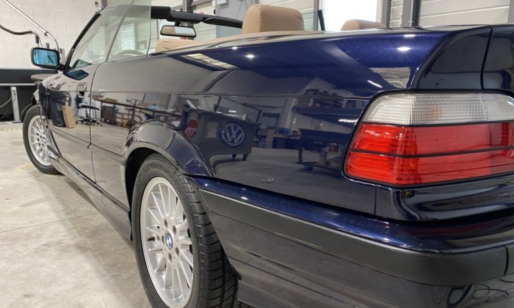 Nettoyage intérieur et extérieur BMW CABRIOLET à SAINT QUENTIN FALLAVIER.