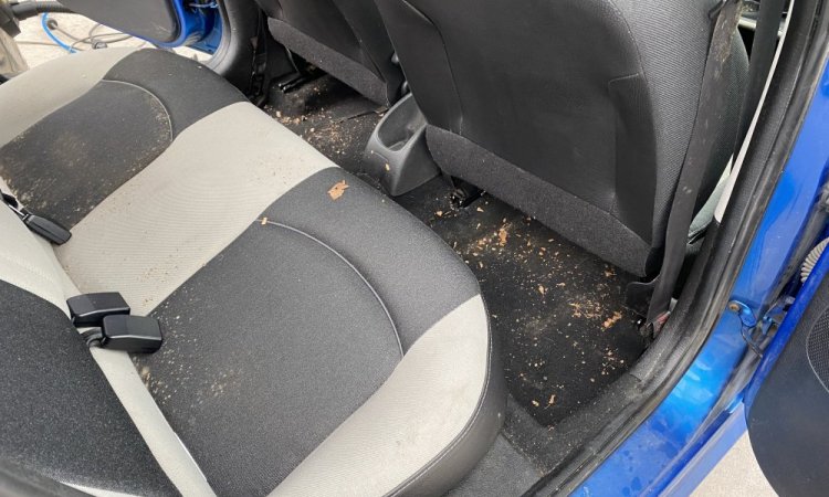 Nettoyage intérieur de voiture par WASHER AUTO à Bourgoin Jallieu