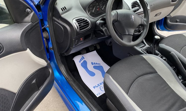 Nettoyage intérieur de voiture par WASHER AUTO à Bourgoin Jallieu