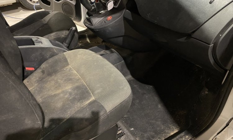 Nettoyage intérieur Renault Kangoo à Bourgoin Jallieu