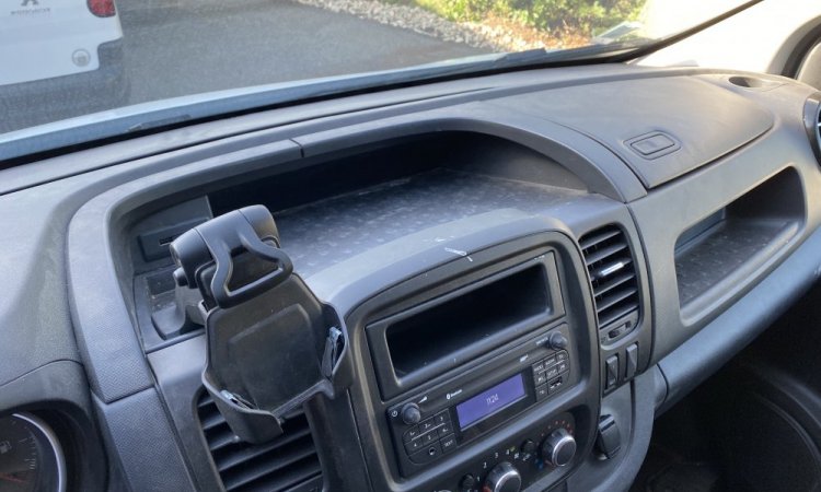 Nettoyage intérieur cabine utilitaire et traitement des odeurd à Corbas. WASHER AUTO