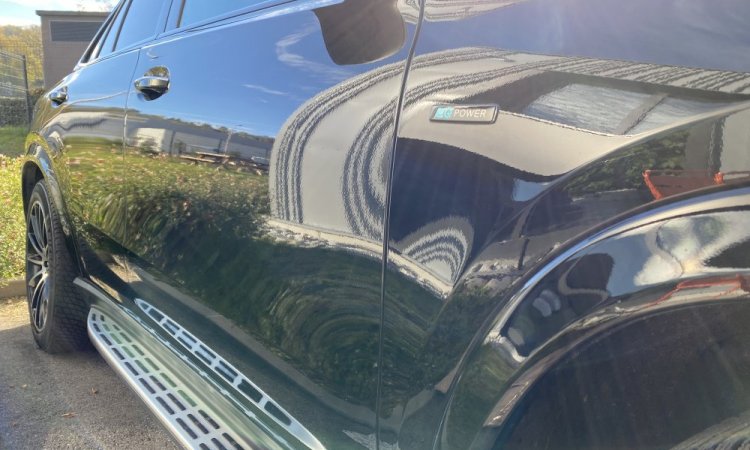 Lavage intérieur et extérieur voiture à Saint Quentin Fallavier. WASHER AUTO