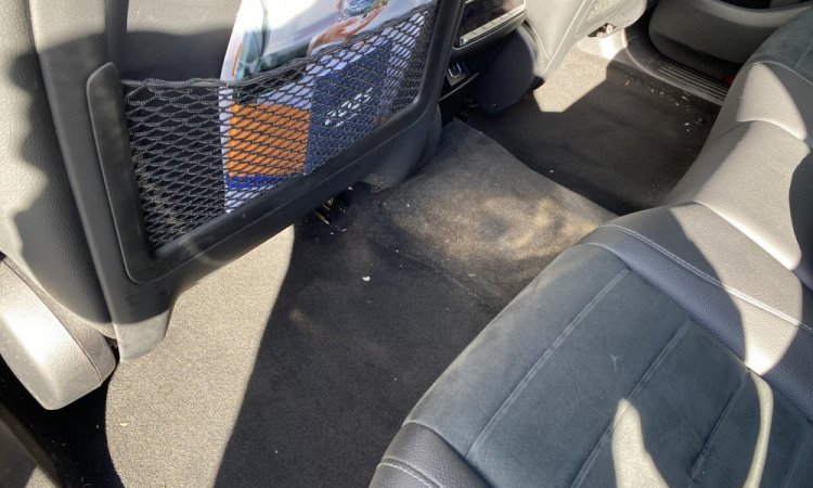 Lavage intérieur et extérieur voiture à Saint Quentin Fallavier. WASHER AUTO