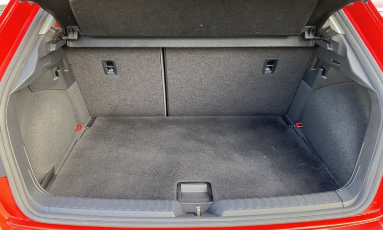 Lavage intérieur et extérieur AUDI A1 ROUGE à BOURGOIN-JALLIEU