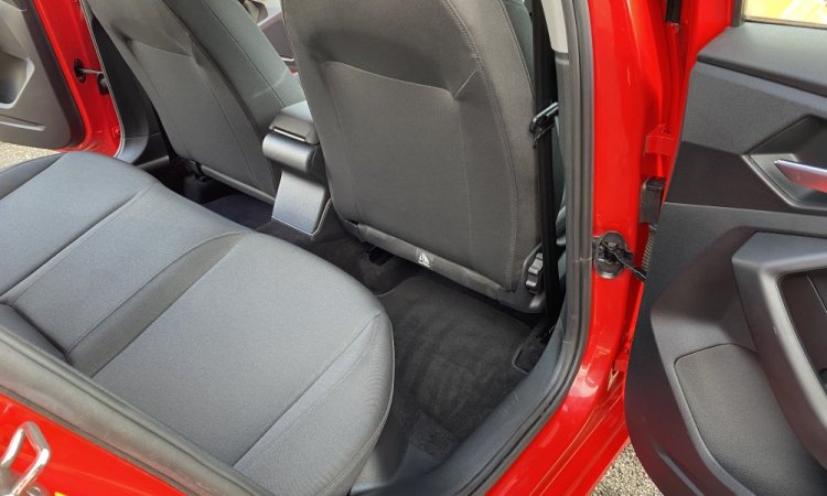 Lavage intérieur et extérieur AUDI A1 ROUGE à BOURGOIN-JALLIEU